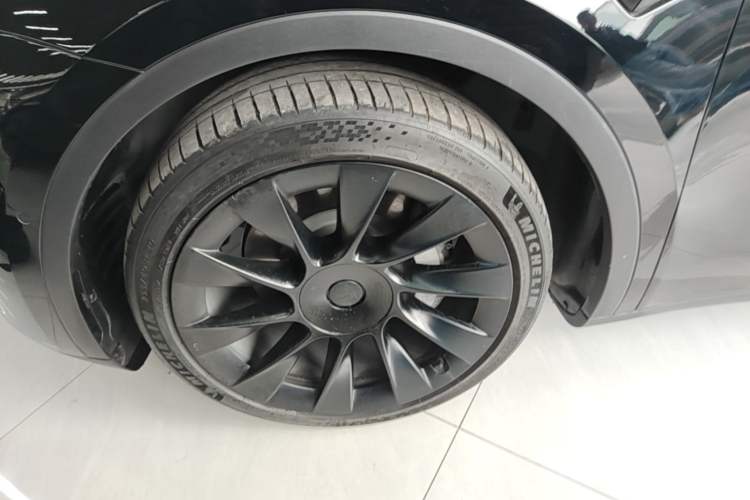 Used Tesla Model Y 2022 Rear-Wheel-Drive Version Left Front Wheel Hub