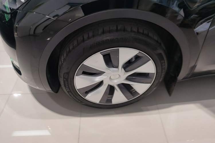 Used Tesla Model Y 2022 Revised Version Long-Range All-Wheel Drive Left Front Wheel Hub