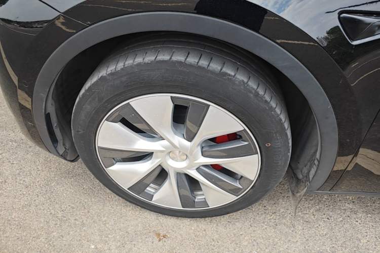Used Tesla Model Y 2022 Revised Version Rear-Wheel Drive Left Front Wheel Hub