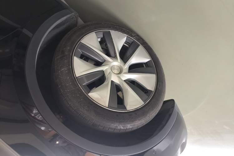 Used Tesla Model Y 2022 Revised Version Rear-Wheel Drive Left Front Wheel Hub