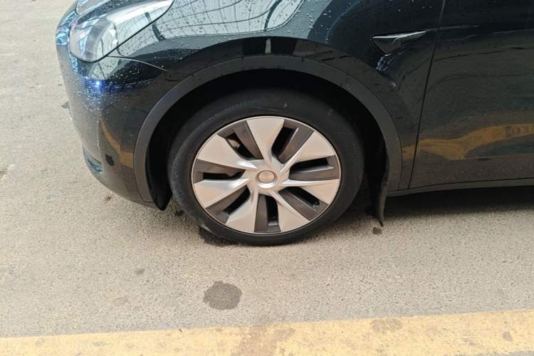 Used Tesla Model Y 2022 Revised Version Rear-Wheel Drive Left Front Wheel Hub