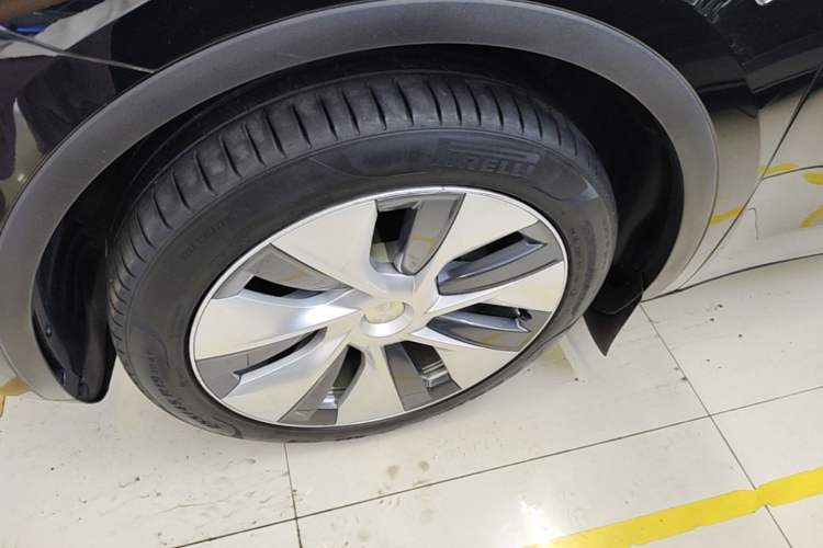 Used Tesla Model Y 2022 Revised Version Rear-Wheel Drive Left Front Wheel Hub