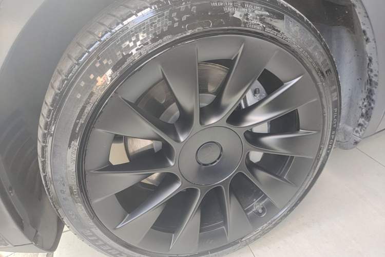 Used Tesla Model Y 2022 Revised Version Rear-Wheel Drive Left Front Wheel Hub