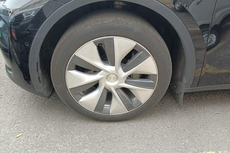 Used Tesla Model Y 2022 Revised Version Rear-Wheel Drive Left Front Wheel Hub