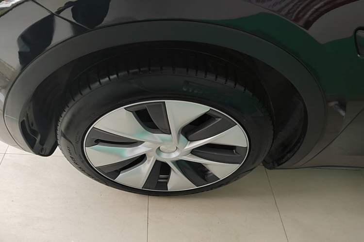Used Tesla Model Y 2022 Revised Version Rear-Wheel Drive Left Front Wheel Hub