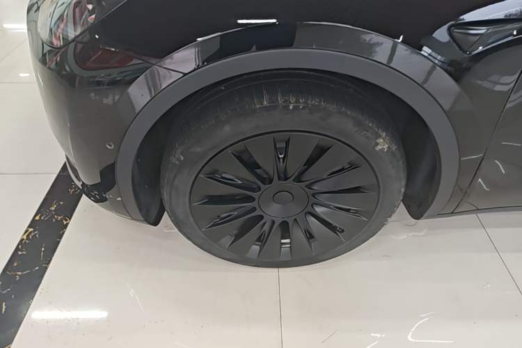 Used Tesla Model Y 2022 Rear-Wheel-Drive Version Left Front Wheel Hub