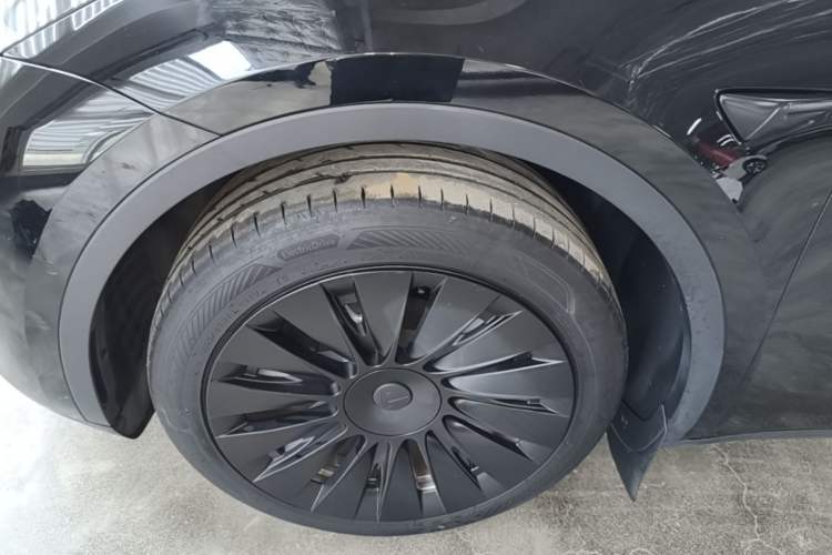 Used Tesla Model Y 2022 Revised Version Rear-Wheel Drive Left Front Wheel Hub