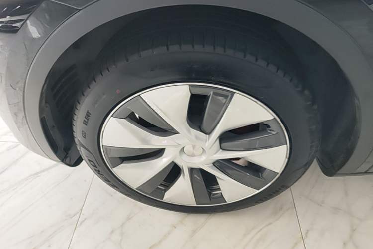 Used Tesla Model Y 2022 Revised Version Rear-Wheel Drive Left Front Wheel Hub