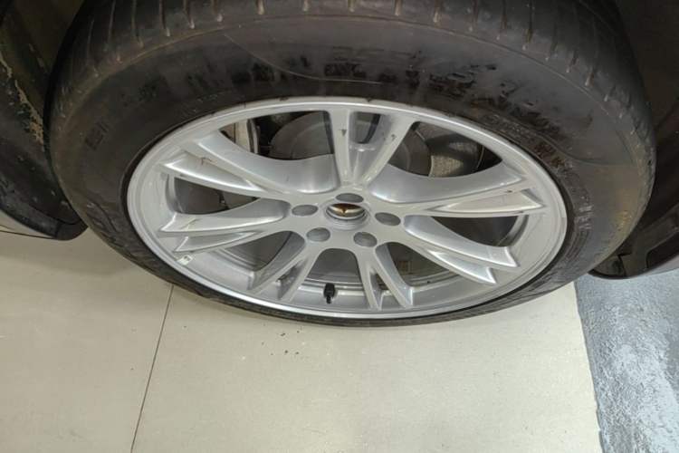Used Tesla Model Y 2022 Revised Version Rear-Wheel Drive Left Front Wheel Hub