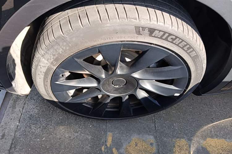Used Tesla Model Y 2022 Rear-Wheel-Drive Version Left Front Wheel Hub