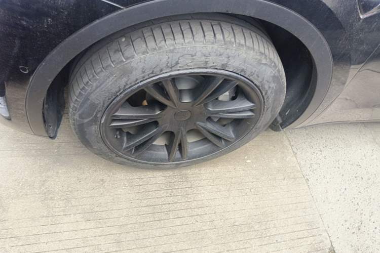 Used Tesla Model Y 2022 Revised Version Rear-Wheel Drive Left Front Wheel Hub
