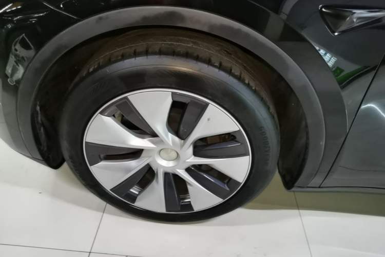 Used Tesla Model Y 2022 Revised Version Rear-Wheel Drive Left Front Wheel Hub