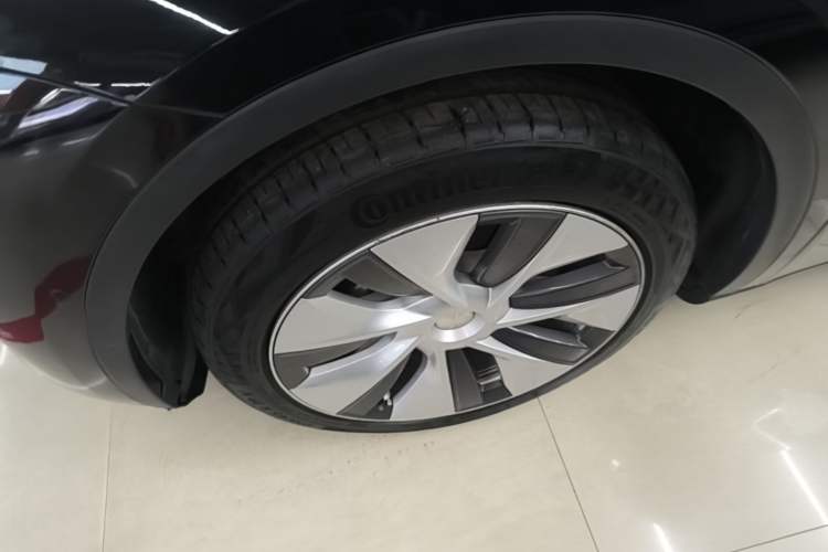 Used Tesla Model Y 2022 Rear-Wheel-Drive Version Left Front Wheel Hub