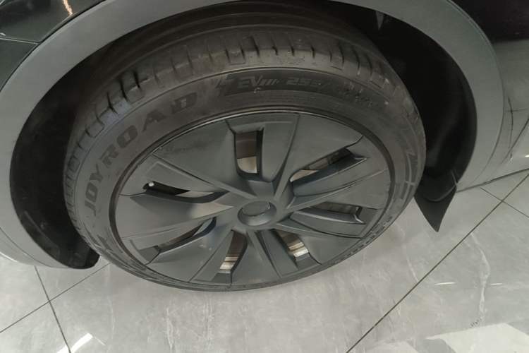 Used Tesla Model Y 2022 Rear-Wheel-Drive Version Left Front Wheel Hub