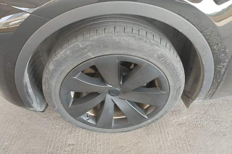 Used Tesla Model Y 2022 Rear-Wheel-Drive Version Left Front Wheel Hub