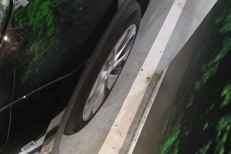 Used Tesla Model Y 2022 Revised Version Rear-Wheel Drive Left Front Wheel Hub