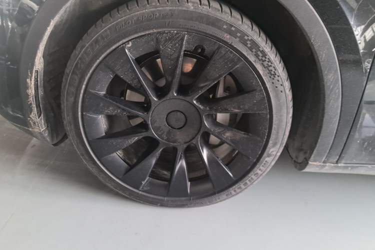 Used Tesla Model Y 2022 Revised Version Rear-Wheel Drive Left Front Wheel Hub