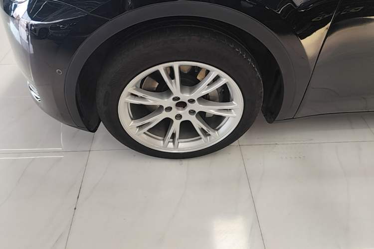 Used Tesla Model Y 2022 Revised Version Rear-Wheel Drive Left Front Wheel Hub