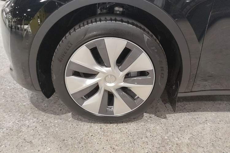 Used Tesla Model Y 2022 Revised Version Rear-Wheel Drive Left Front Wheel Hub
