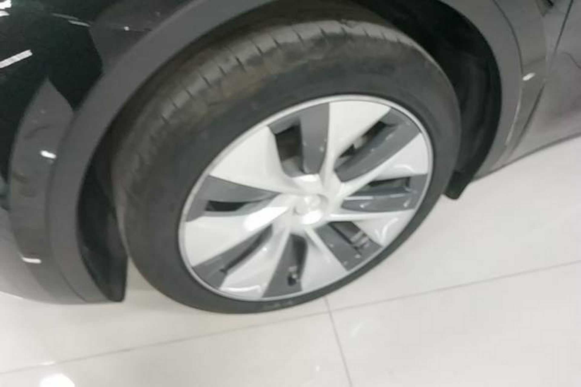 Used Tesla Model Y 2022 Revised Version Rear-Wheel Drive Left Front Wheel Hub
