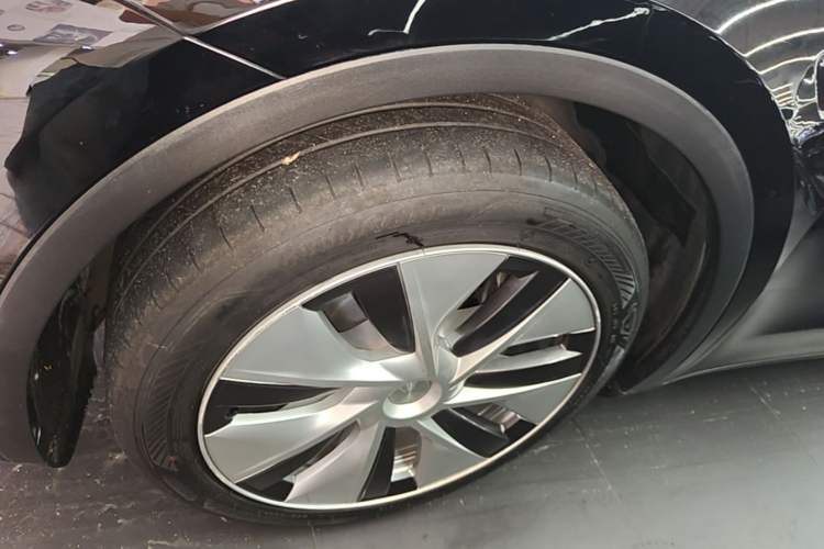 Used Tesla Model Y 2022 Revised Version Rear-Wheel Drive Left Front Wheel Hub