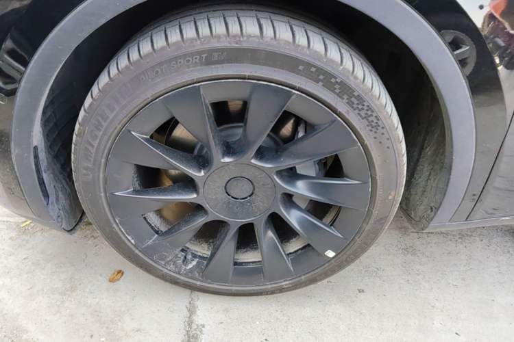 Used Tesla Model Y 2022 Revised Version Long-Range All-Wheel Drive Left Front Wheel Hub