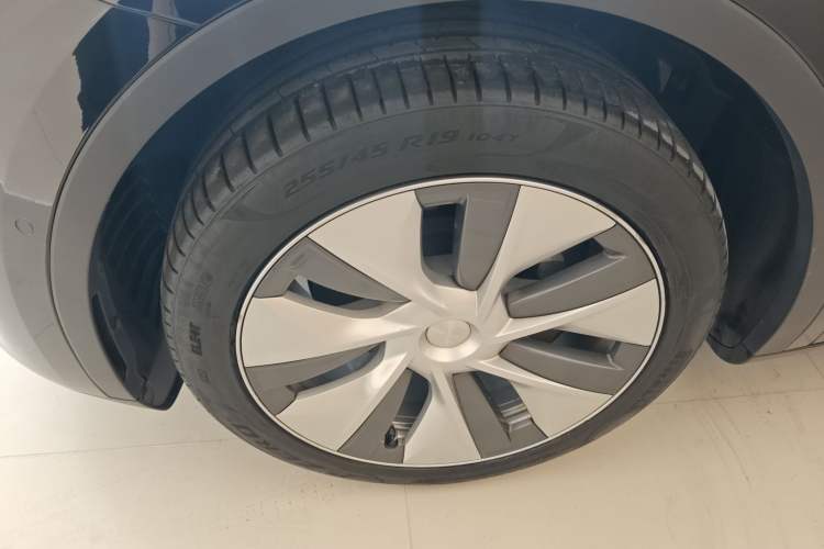 Used Tesla Model Y 2022 Revised Version Rear-Wheel Drive Left Front Wheel Hub