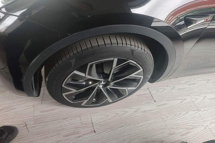 Used Tesla Model Y 2022 Revised Version Rear-Wheel Drive Left Front Wheel Hub