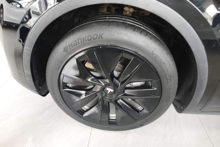 Used Tesla Model Y 2022 Revised Version Rear-Wheel Drive Left Front Wheel Hub