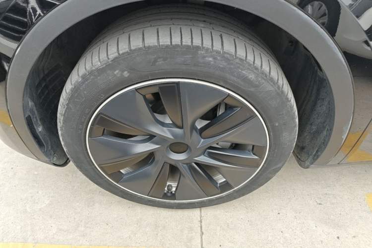 Used Tesla Model Y 2022 Revised Version Rear-Wheel Drive Left Front Wheel Hub