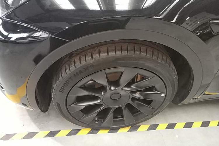 Used Tesla Model Y 2022 Revised Version Rear-Wheel Drive Left Front Wheel Hub