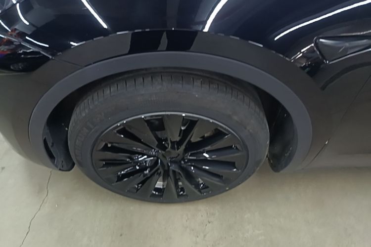 Used Tesla Model Y 2022 Rear-Wheel-Drive Version Left Front Wheel Hub