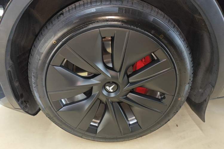 Used Tesla Model Y 2022 Revised Version Rear-Wheel Drive Left Front Wheel Hub