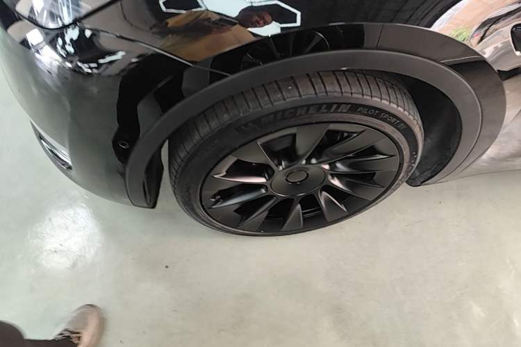 Used Tesla Model Y 2022 Revised Version Long-Range All-Wheel Drive Left Front Wheel Hub
