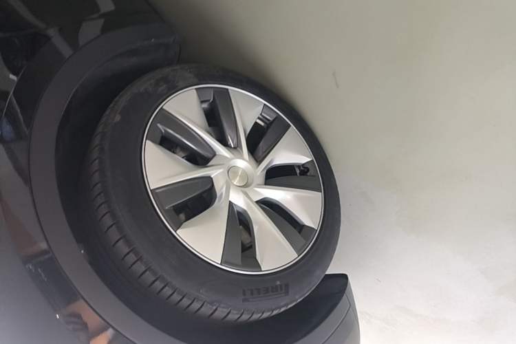 Used Tesla Model Y 2022 Revised Version Rear-Wheel Drive Left Front Wheel Hub