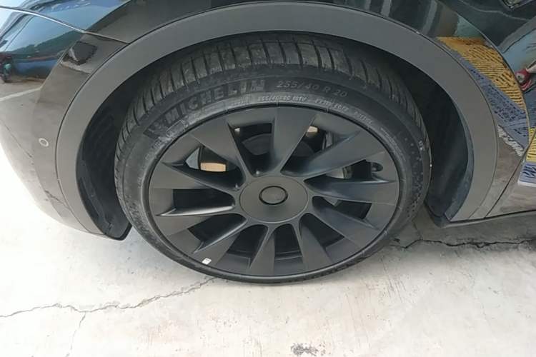 Used Tesla Model Y 2022 Revised Version Long-Range All-Wheel Drive Left Front Wheel Hub