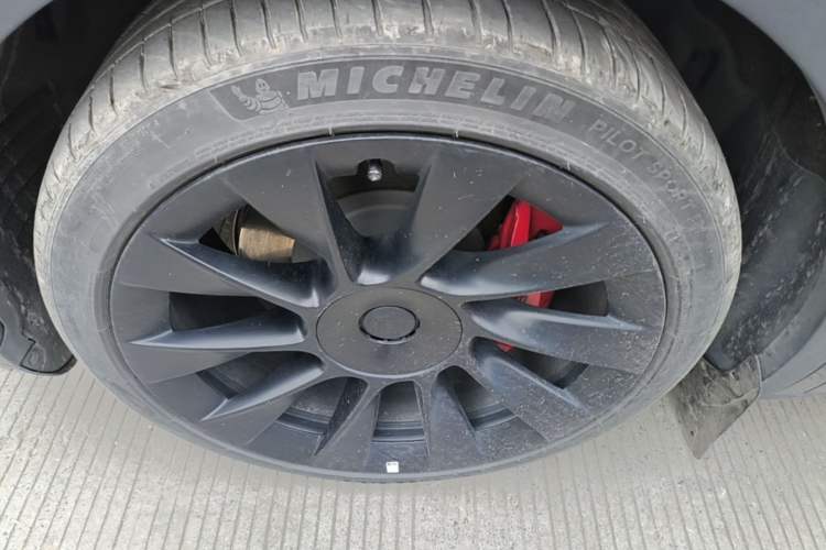 Used Tesla Model Y 2022 Revised Version Rear-Wheel Drive Left Front Wheel Hub