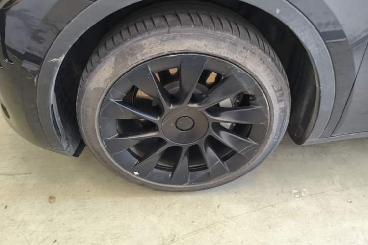 Used Tesla Model Y 2022 Rear-Wheel-Drive Version Left Front Wheel Hub