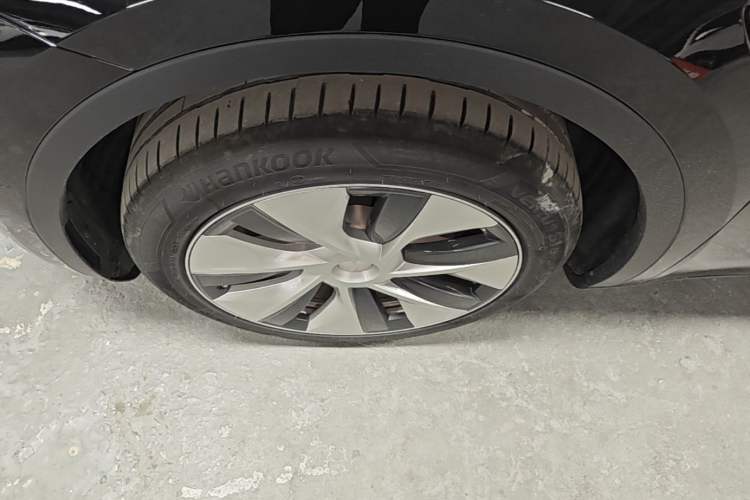 Used Tesla Model Y 2022 Revised Version Rear-Wheel Drive Left Front Wheel Hub
