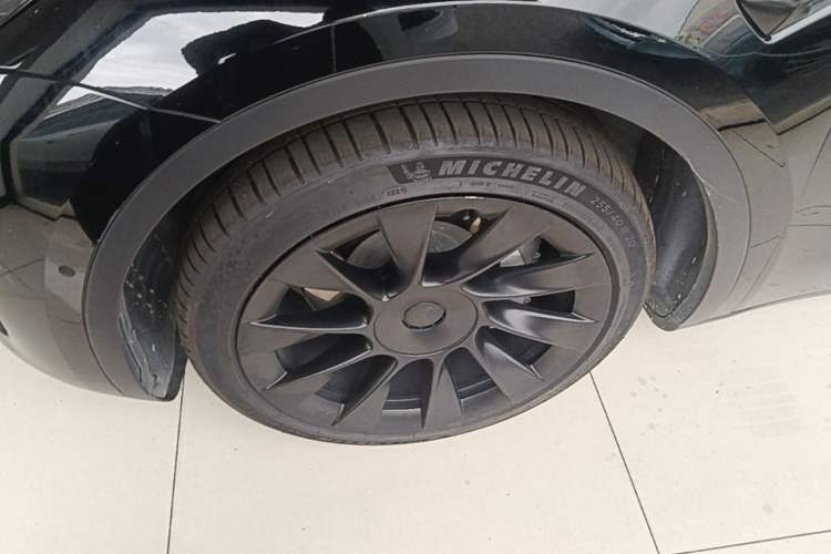 Used Tesla Model Y 2022 Rear-Wheel-Drive Version Left Front Wheel Hub