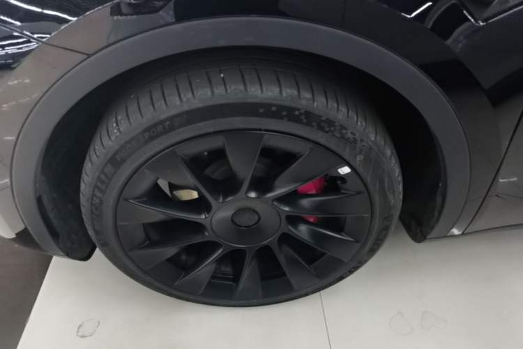 Used Tesla Model Y 2022 Revised Version Rear-Wheel Drive Left Front Wheel Hub