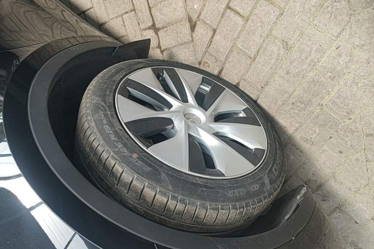 Used Tesla Model Y 2022 Revised Version Rear-Wheel Drive Left Front Wheel Hub