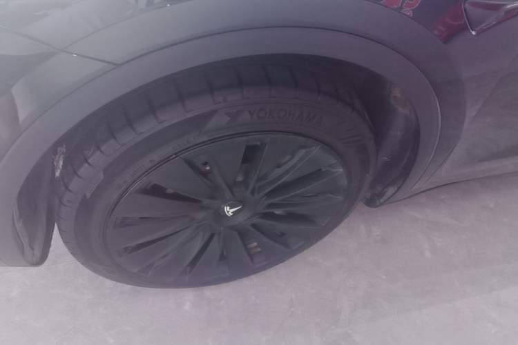 Used Tesla Model Y 2022 Revised Version Rear-Wheel Drive Left Front Wheel Hub