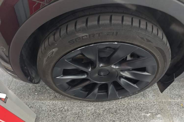 Used Tesla Model Y 2022 Revised Version Rear-Wheel Drive Left Front Wheel Hub