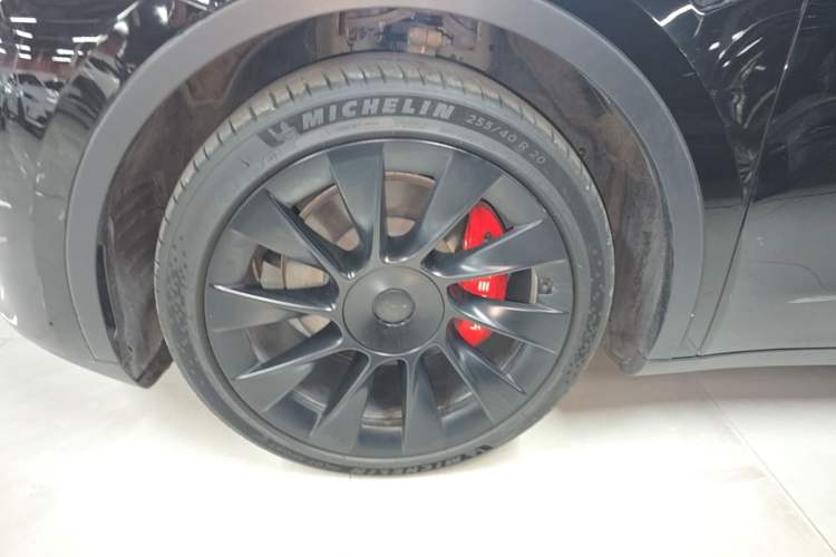 Used Tesla Model Y 2022 Rear-Wheel-Drive Version Left Front Wheel Hub