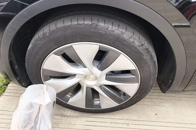 Used Tesla Model Y 2022 Rear-Wheel-Drive Version Left Front Wheel Hub