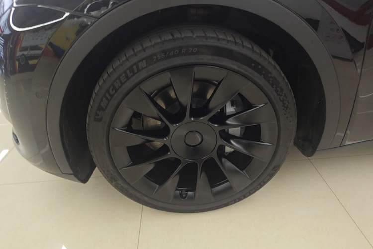 Used Tesla Model Y 2022 Rear-Wheel-Drive Version Left Front Wheel Hub