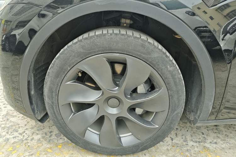 Used Tesla Model Y 2022 Rear-Wheel-Drive Version Left Front Wheel Hub