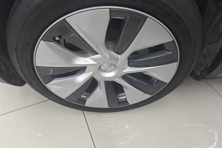 Used Tesla Model Y 2022 Revised Version Rear-Wheel Drive Left Front Wheel Hub
