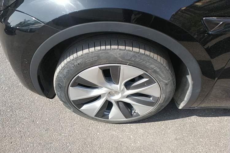 Used Tesla Model Y 2022 Revised Version Rear-Wheel Drive Left Front Wheel Hub